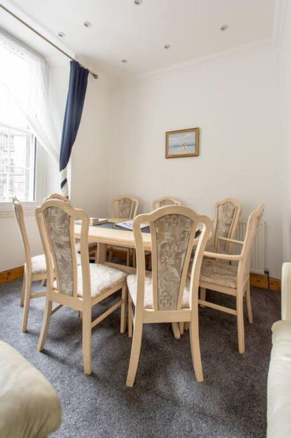 Joivy 3 Bed Flat In Old Town, Close To Grassmarket Edimburgo Exterior foto