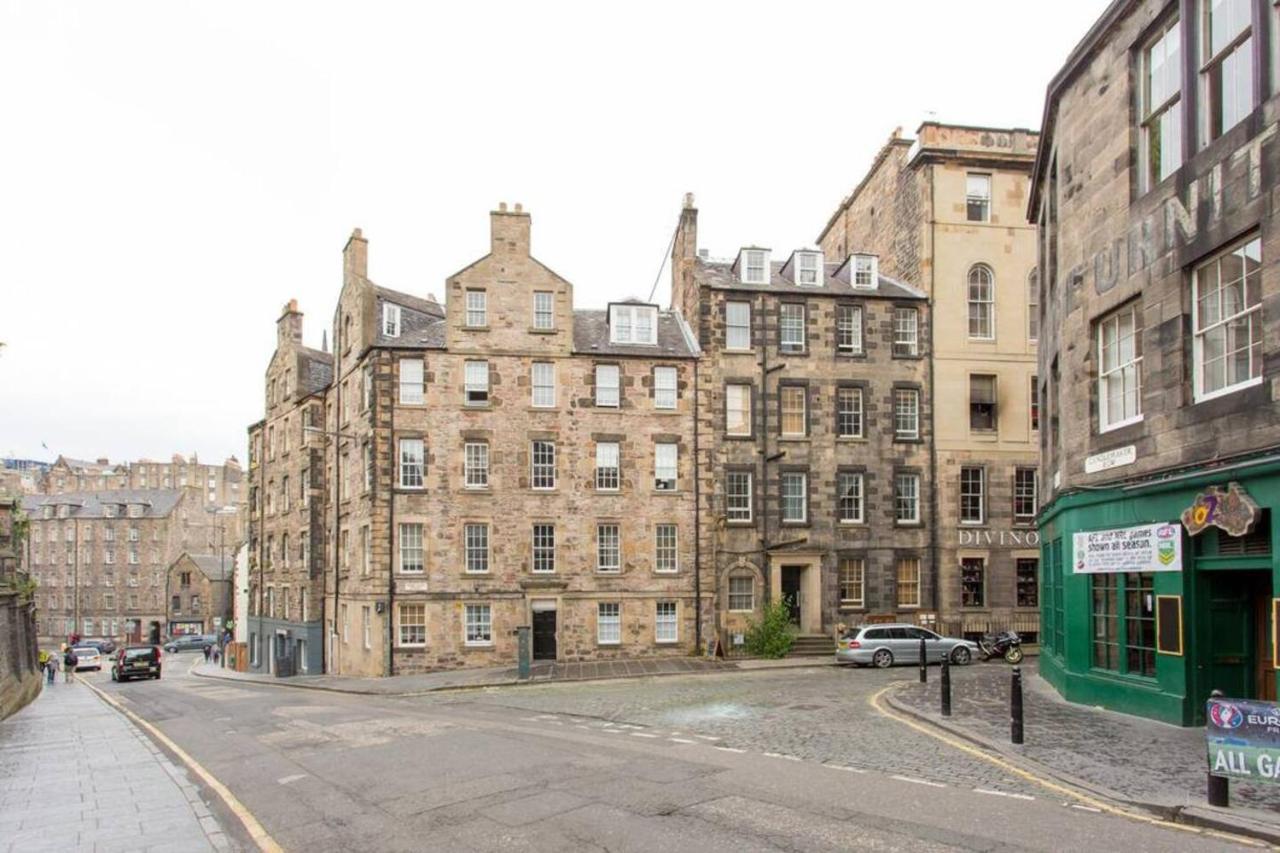 Joivy 3 Bed Flat In Old Town, Close To Grassmarket Edimburgo Exterior foto