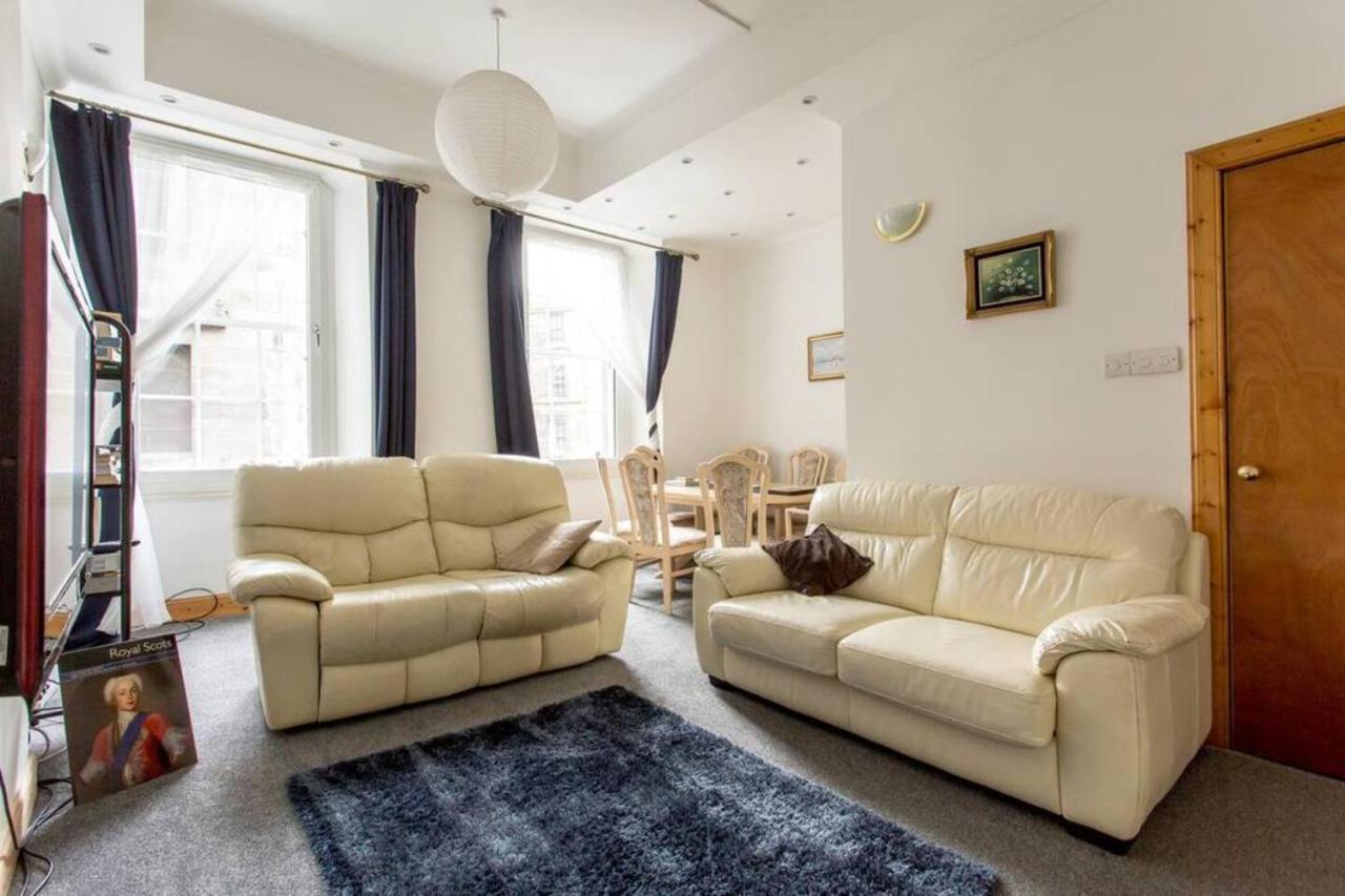 Joivy 3 Bed Flat In Old Town, Close To Grassmarket Edimburgo Exterior foto