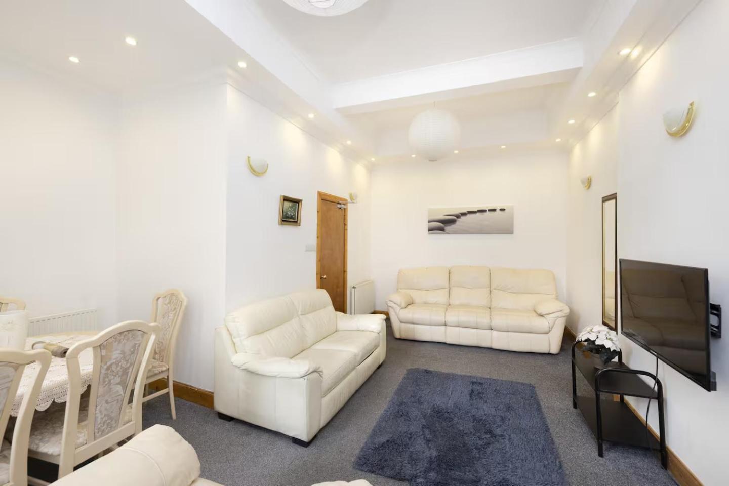 Joivy 3 Bed Flat In Old Town, Close To Grassmarket Edimburgo Exterior foto
