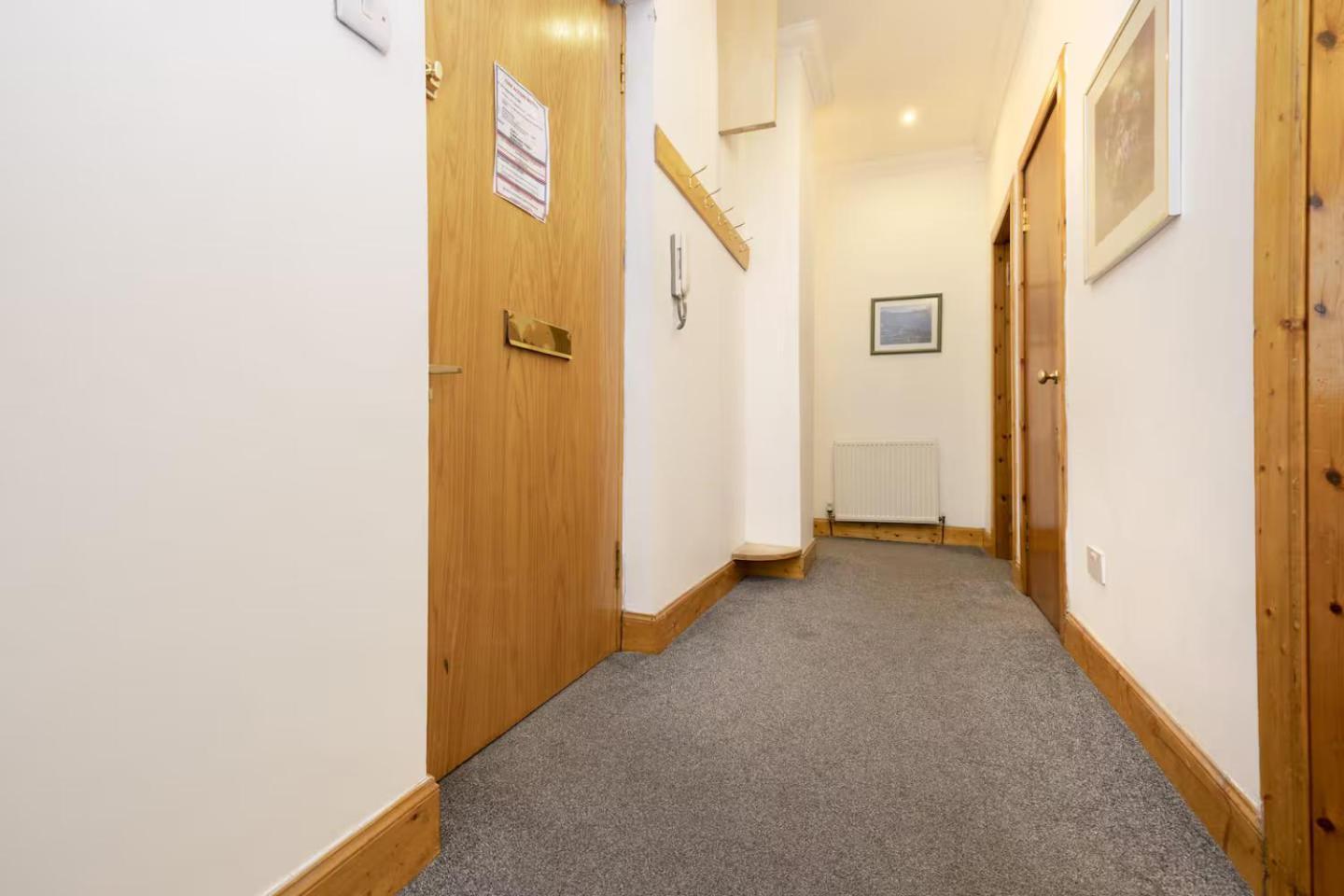 Joivy 3 Bed Flat In Old Town, Close To Grassmarket Edimburgo Exterior foto